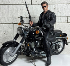 Hot Toys MOVIE MASTER PIECE T-800 (DX10)