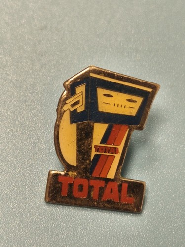 Vintage pin total - pin's, ancien