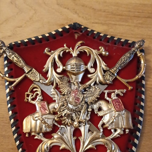 Insigne héraldique métal