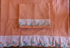 Parure de lit bebe enfant corail broderie fleurs  drap taie d'oreiller vintage