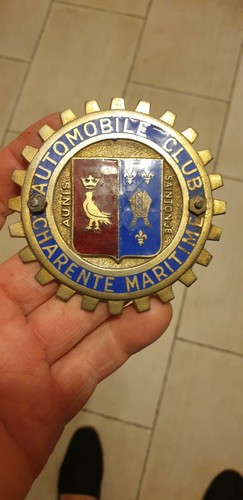 Insigne calandre automobile - insigne,
