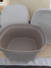 Boîte MULTISERVICE/YAOURTIERE  BEIGE + passoire....TUPPERWARE /VINTAGE