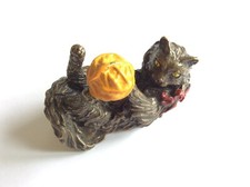 Franklin Mint 88 Chat Figurine statuette métal jouant pelote ruban rouge orange