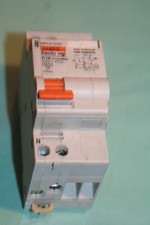  MERLIN GERIN INTERRUPTEUR DIFFÉRENTIEL30 mA déclic 16A  230V 20553