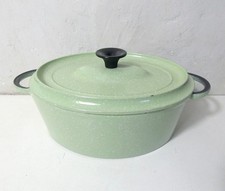 Ancienne cocotte en fonte vert moucheté