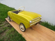 ancienne voiture a pedales