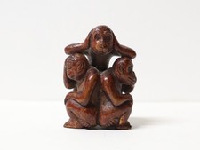 Ancien curieux Netsuké en bois doré les trois singes de la sagesse Edo-Meiji
