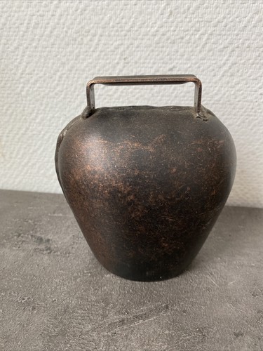 Ancienne cloche metal veau - ancienne,