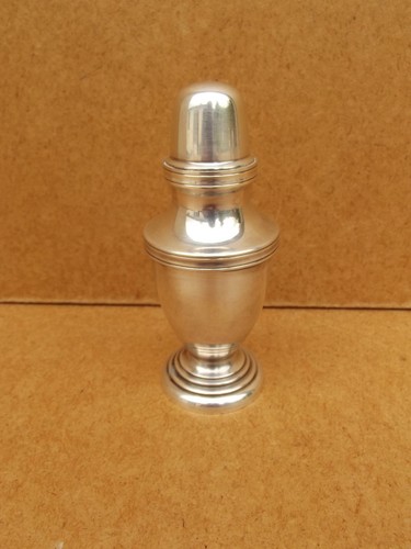 Ancienne poivrière métal - poivrière,