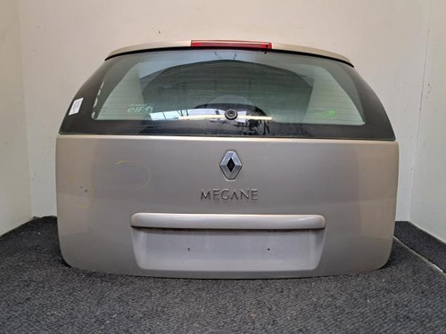 Malle hayon arriere renault - malle/hayon,