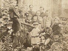 Famille Enfants dans le jardin Tricycle c1865 Photo Stereo Albumine Vintage