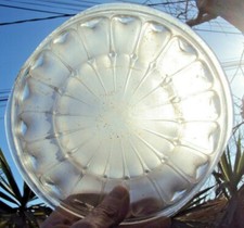 ancien élément coupelle centrale de lustre en verre moulé