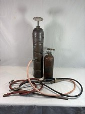 2 Anciens Pulvérisateurs  En