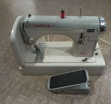 Machine à coudre marque OMNIA