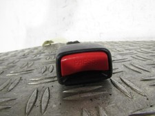 Attache ceinture arriere droit MAZDA 323 6 BJ3D5772066