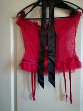 Guêpière rouge et noire