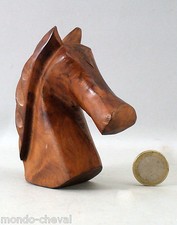 PETITE TETE DE CHEVAL EN RACINE DE THUYA, 9,5 cm  (et autres objets chevaux)