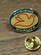 Pin's  Hygiène Qualité. Colombe. P27