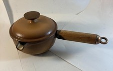 LE CREUSET Casserole Bec Verseur Couvercle 14 cm Fonte émaillée Manche Teck