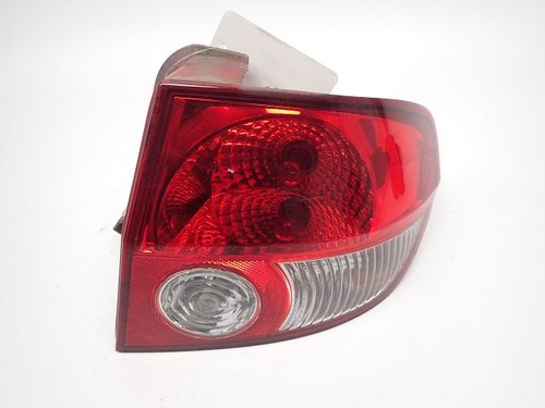 Feu arriere droit 924021c010 - arriere,