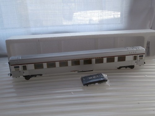 Aspect neuf sncf voiture - neuf,