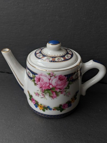 Miniature collectors porcelain - miniature,