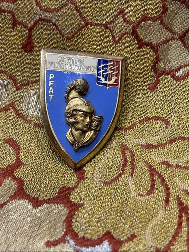 Ancien insigne pucelle - ancien,