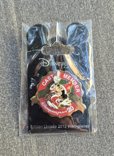 Pin disney cast member - disney,