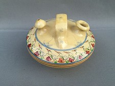 Ancien récipient en terre