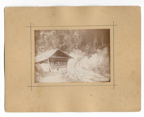 Suisse chalet dans ravin de - le,