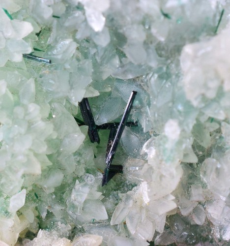 6cms calcite chrysocolla - 4.6cms,