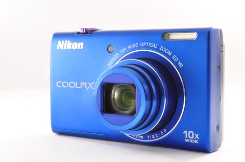 Near mint nikon coolpix - nikon,