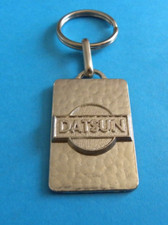 Porte clé automobile DATSUN clair