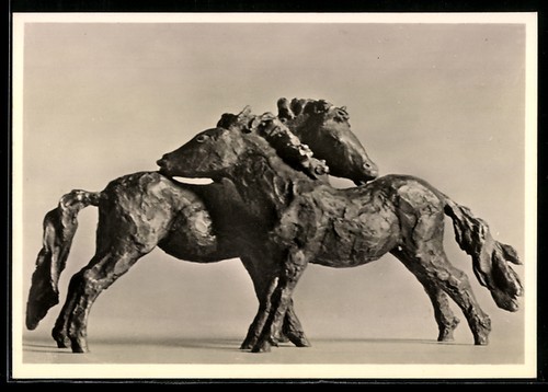 Sculpture poneys sur - le, couple