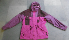 TRES BELLE VESTE A CAPUCHE