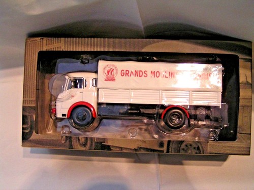 Camion ixo latil - 1/43,