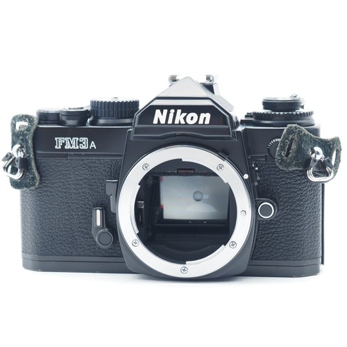 Appareil photo argentique noir