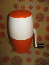 Vintage 70 Ancien BROYEUR A GLACE PILEE OMI en PLASTIQUE ORANGE Moulin à Glaçons