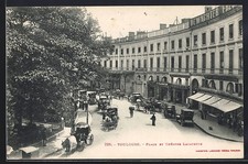 CPA Toulouse, Place et Théâtre Lafayette avec calèches et bâtiments historiques 