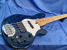 Guitare basse électrique