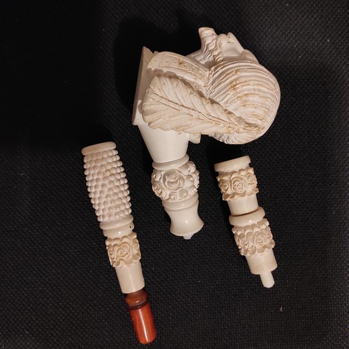 Grande pipe sculptée - , en
