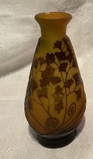 Vase Art Nouveau dans le goût de Gallé – Décor Ginkgo – Verre gravé – 12 cm