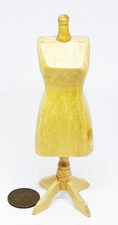 Mannequin En Bois Effet Pin