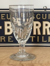 Ancien verre à pied de