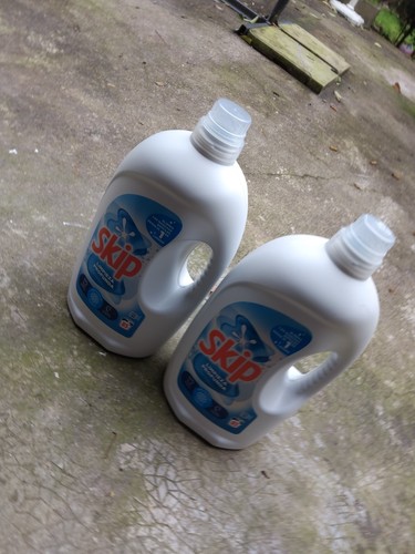 Deux bidons lessive skip - lessive,