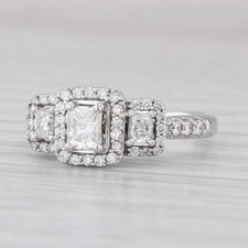 0.76ctw Diamant Émeraude Coupe Halo 3-Stone Fiançailles Bague 14k Blanc Or 6.5