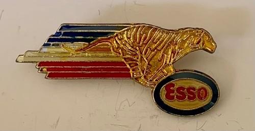 Pin esso france - pin's, i13