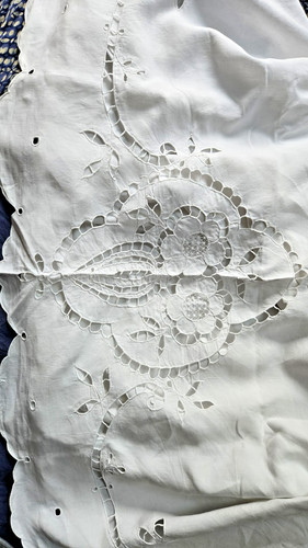 Grand drap riches broderies - riches,