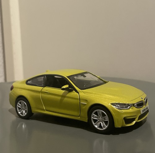 Voiture miniature bmw f82 - m4,