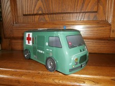 BOITE METAL RENAULT ESTAFETTE Ambulance Militaire  produit sous licence VIDE